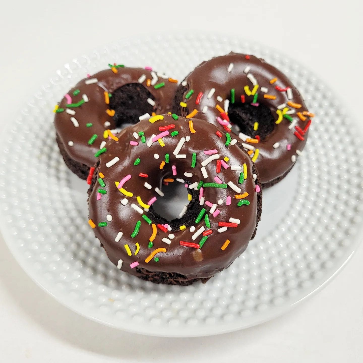 NGB GF Donut Choc Plate-min