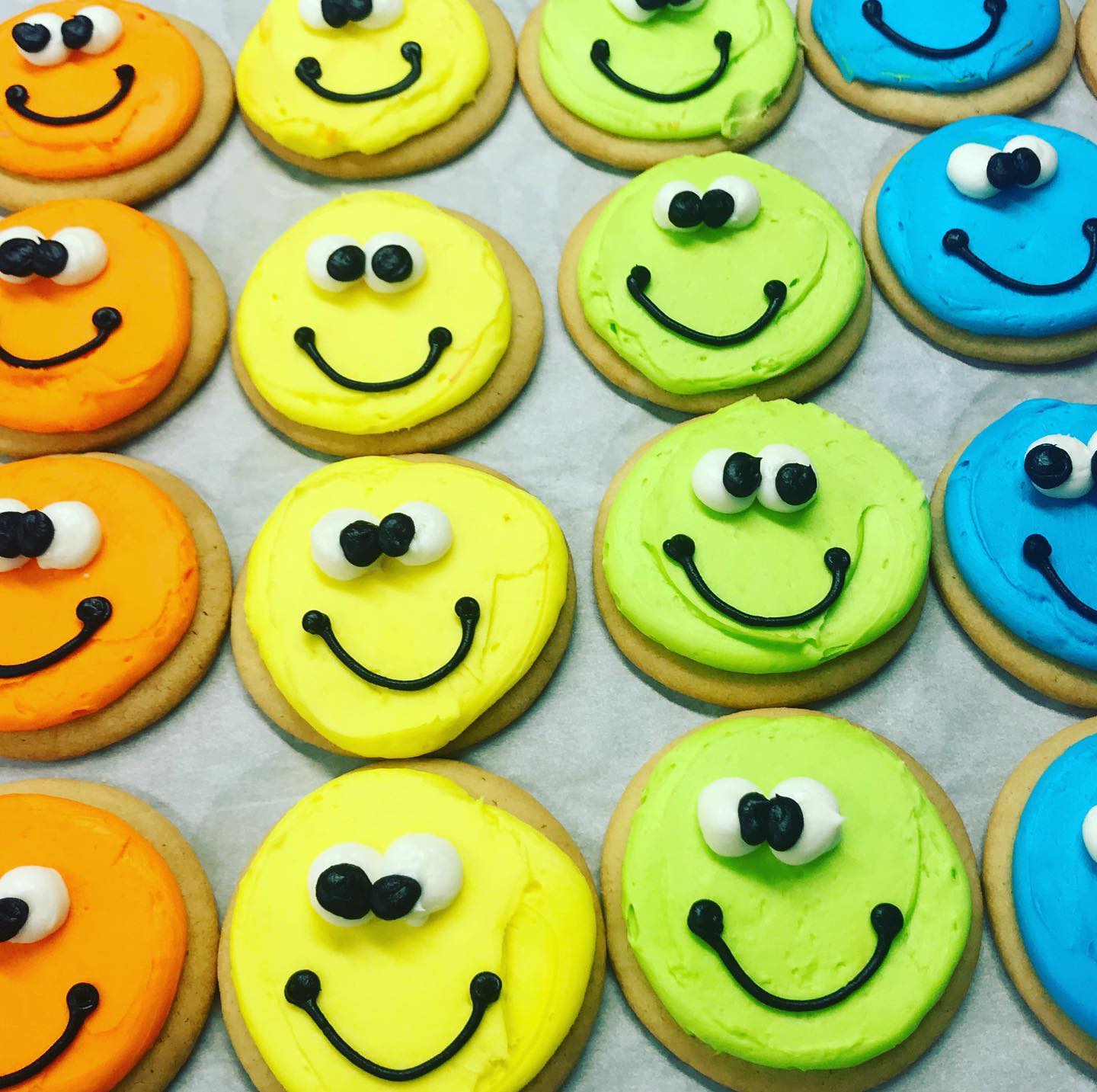 Smilie Cookies-min